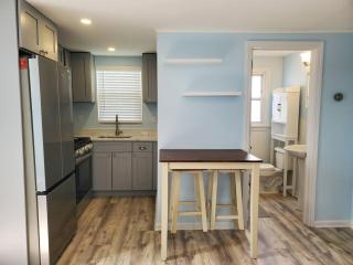 Joan of Ark 2BR Modern Beach Retreat - 5