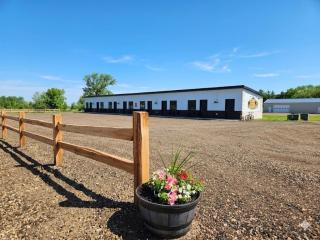 Hitching Post Motel - 4