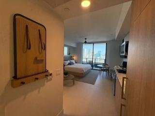 4010 Bright and Comfy Studio with Pool and Gym in Downtown Miami - 4