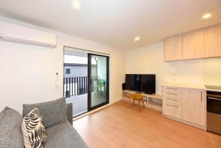Cosy City Stay with Shared Sauna Access - 2