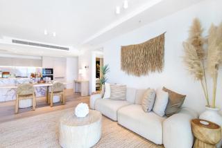 Elegance Oceanview 2BR Suite - The Langham wParking - 1
