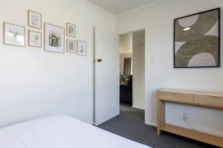 Cozy Retreat 1 - Taupo comfort and convenience with parking - 8