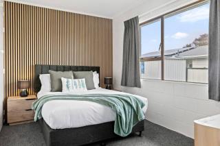Cozy Retreat 1 - Taupo comfort and convenience with parking - 4