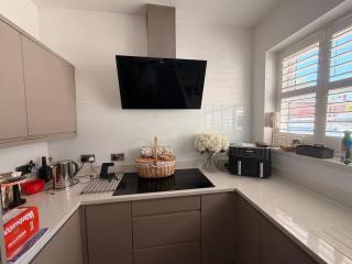 Contractor, Families, Free Parking, Private Garden - 6