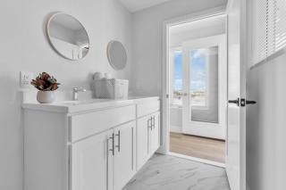 4BR with Rooftop Ocean Views Luxury Shore Penthouse - 8