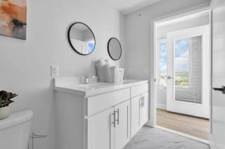 4BR with Rooftop Ocean Views Luxury Shore Penthouse - 4