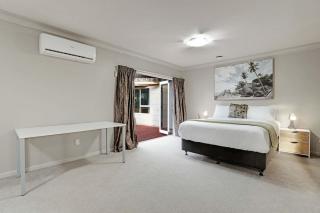 Pokeno Country Retreat - Spa, BBQ and Rural Views - 6
