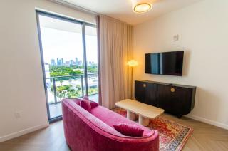 N835 Artistic Studio Retreat with Balcony in Wynwood - 9