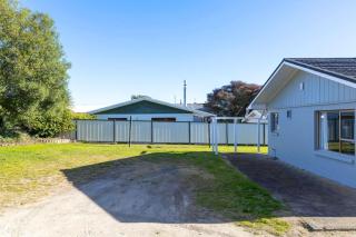 Cozy Retreat 2 - modern townhouse living - Taupo - 8