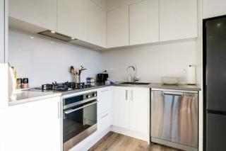 Totara Park 3BR Haven with Air-con, Deck, Parking - 1