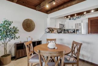 2BR - Coastal Condo, Steps to Beach, Ocean Views - 4