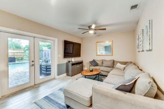 Bradenton Pool Home with Hot Tub and EV Charger - 6