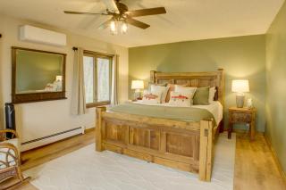 Mtn-View Deck & Fire Pit! 2-Cabin Retreat in Cody - 2