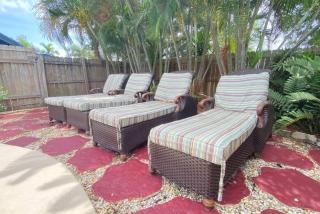 Great location Pool home w Pool table 5br - 6