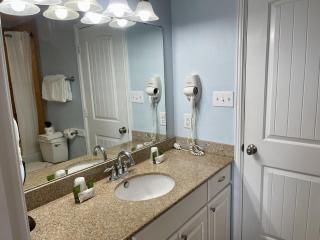 Beachgate Condo Suites and Hotel 521 and 522b condo - 5