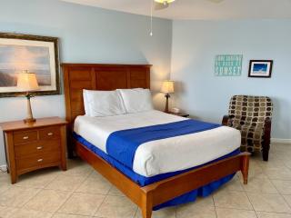 Beachgate Condo Suites and Hotel 521 and 522b condo - 3