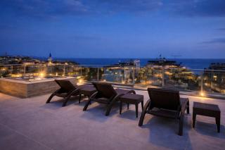 Comfortable Luxury Holiday Home - 4