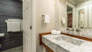 Beautiful Ocean view Retreat with Panoramic Ocean Views - 8