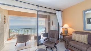 Beautiful Beachfront Retreat with Panoramic Ocean Views - 7