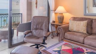 Beautiful Beachfront Retreat with Panoramic Ocean Views - 1