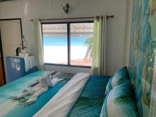 Koh Samed Lungdam Hutbeach เกาะเสม็ดลุงดำฮัทบีช - Ao Phutsa - 7