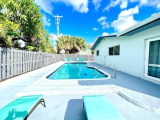 Fun Pool Home with ping pong near Beaches and Airport - 0