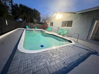 Fun Pool Home with ping pong near Beaches and Airport - 7