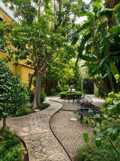 Charming Hollywood Townhome - 3