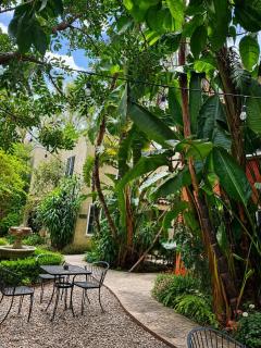 Charming Hollywood Townhome - 2