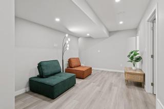 5BR Townhouse | 4 Ensuites | Near UofA, Whyte & DT - 2