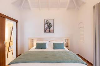 Designed to showcase breathtaking panoramic ocean views - 5