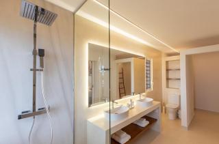 Designed to showcase breathtaking panoramic ocean views - 3