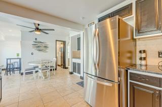Dog friendly duplex with fenced yard, private outdoor living- AC & washer dryer - 8