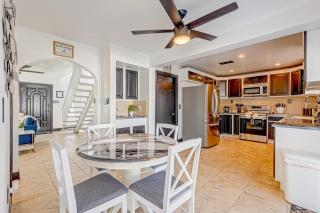 Dog friendly duplex with fenced yard, private outdoor living- AC & washer dryer - 3