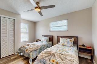 Dreamy 3BR Dog Friendly - Balcony - 1