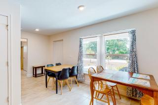 4BR home with full kitchen, patio, & Pack-N-Play - 9