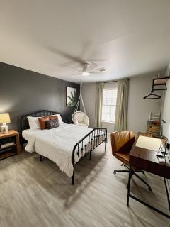 The Aura of Cheyenne Condo - near downtown TUL - 2
