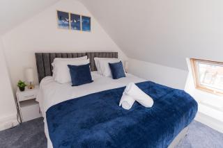 Comfortable 3-Bed Home - Free Parking - M6 Access - 4
