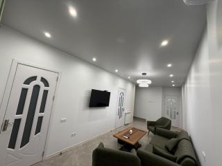 Heart of Batumi 2BR Modern & Stylish 2-6 guests - 7