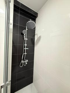 Heart of Batumi 2BR Modern & Stylish 2-6 guests - 1