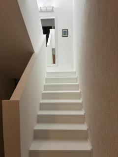 Red Hill Beach House - stunning 3-story residence - 4