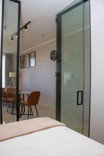 Luxury Apartment Opposite Mall of Africa - 5