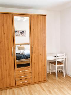 Birmingham City Centre Cosy 2 Double Bedroom Apartment Free Parking Workspace and close to O2 Arena - 2