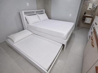 Quarto Aconchegante Completo Wi-Fi TV Microondas Cafeteira Entrada Privativa - 9