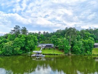 Lakefront Hodges Home - Dock, Patio, Near Downtown - 0