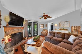 Lakefront Hodges Home - Dock, Patio, Near Downtown - 9