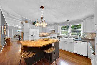 Lakefront Hodges Home - Dock, Patio, Near Downtown - 2