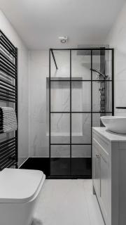 Melbourne Place Apartment - 4