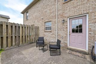 Great for Families! Richmond Townhome w/ Patio - 8