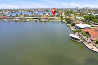 Your Personal Waterfront Paradise Awaits - 6